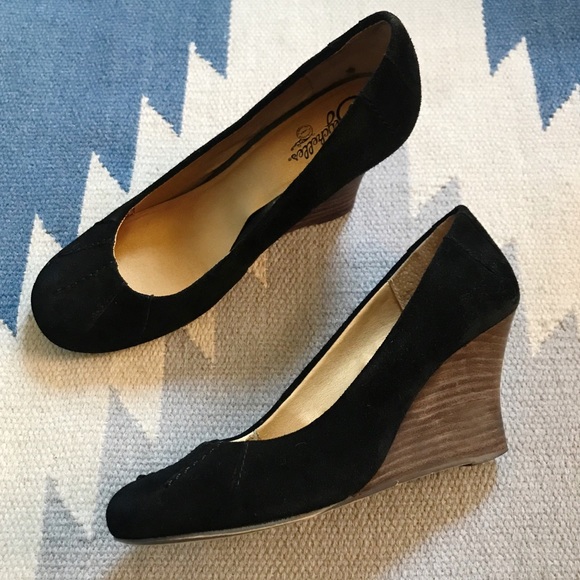 seychelles black wedges